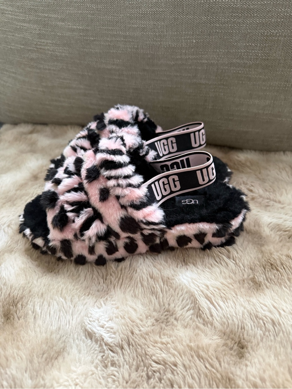 UGG Women’s Pink and Black Leopard Faux-Fur Slide Sandals